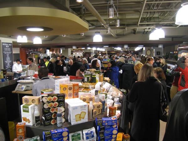 A Full House at The Market at Hartford 21 Grand Opening