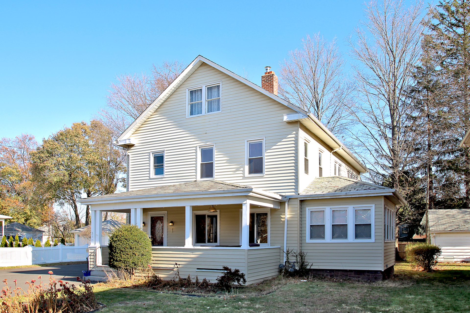 210 Fairfield Ave, Hartford