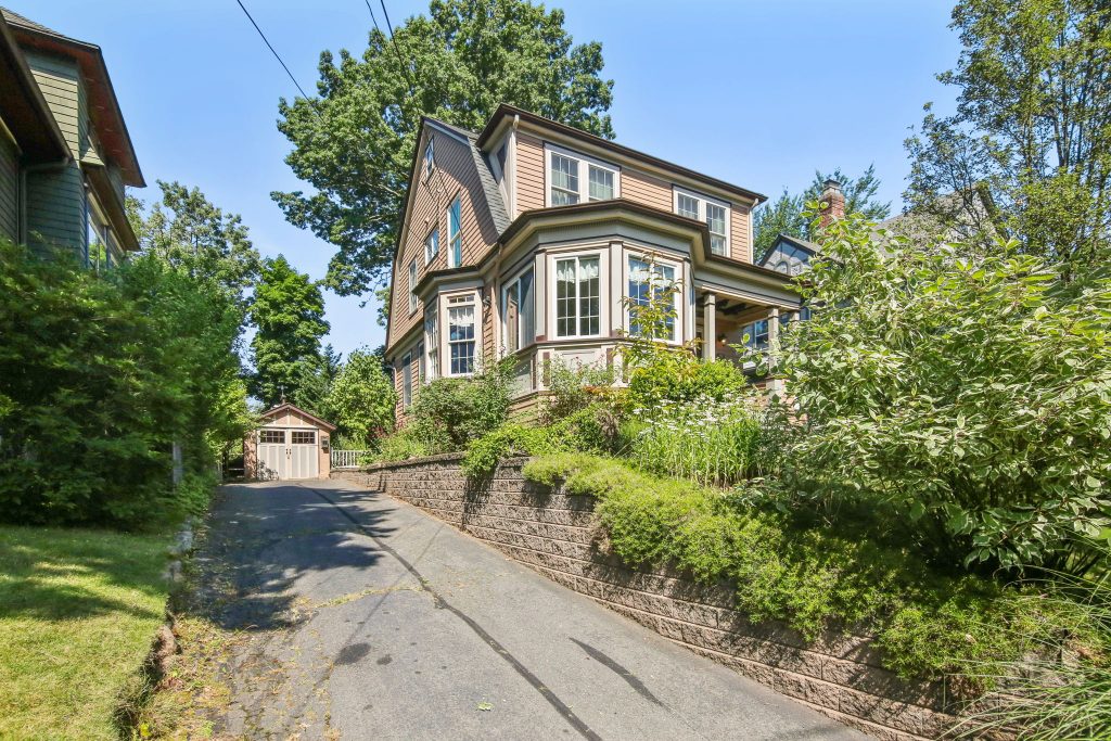 75 Kenyon Street, Hartford