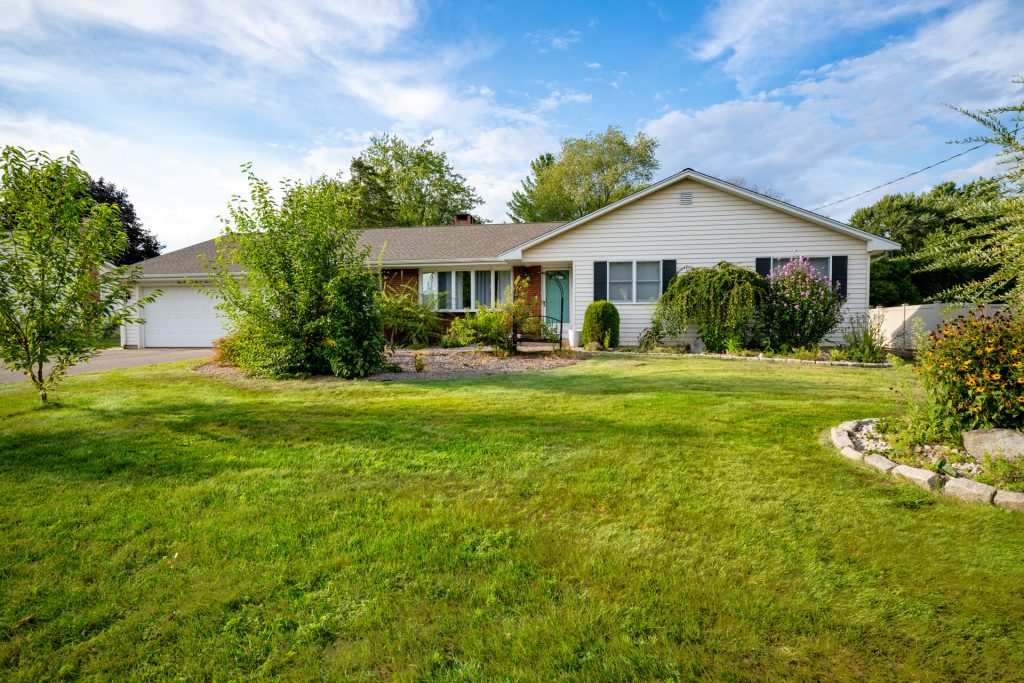 127 Two Rod Hwy, Wethersfield